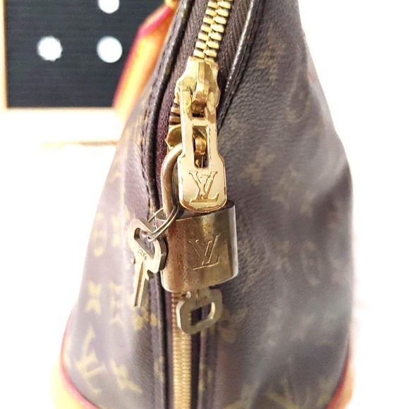 Louis Vuitton Alma Monogram PM - Picture 12 of 15